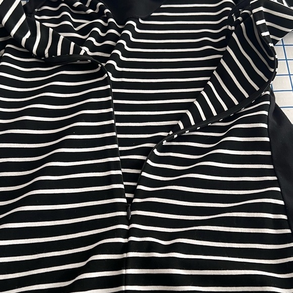 LAFAYETTE 148 NY SLEEVELESS SHEATH DRESS SZ MED BLACK WHITE VISCOSE SLIMMING - Picture 4 of 9